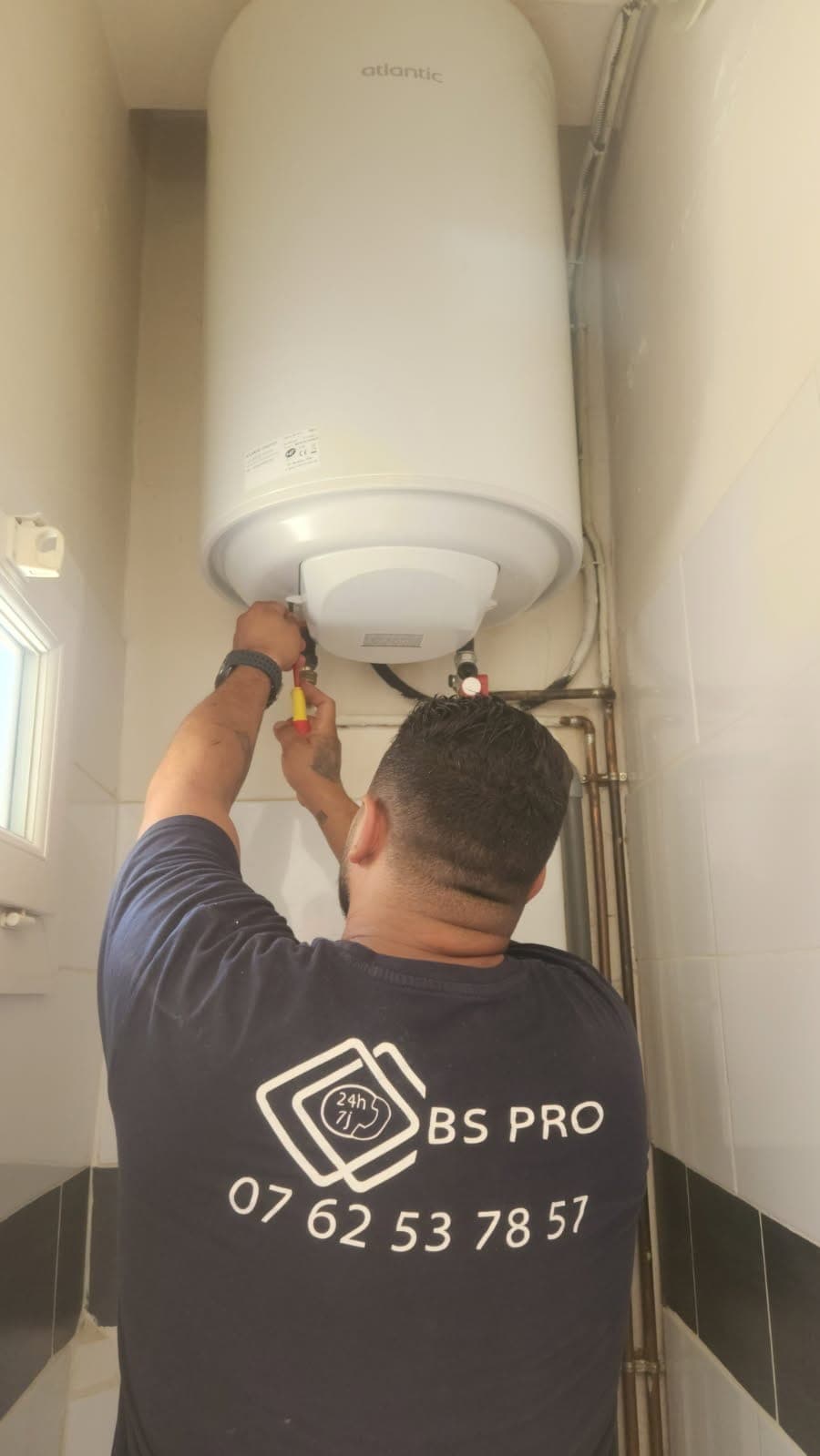 Installation d'un chauffe-eau Atlantic par BS PRO