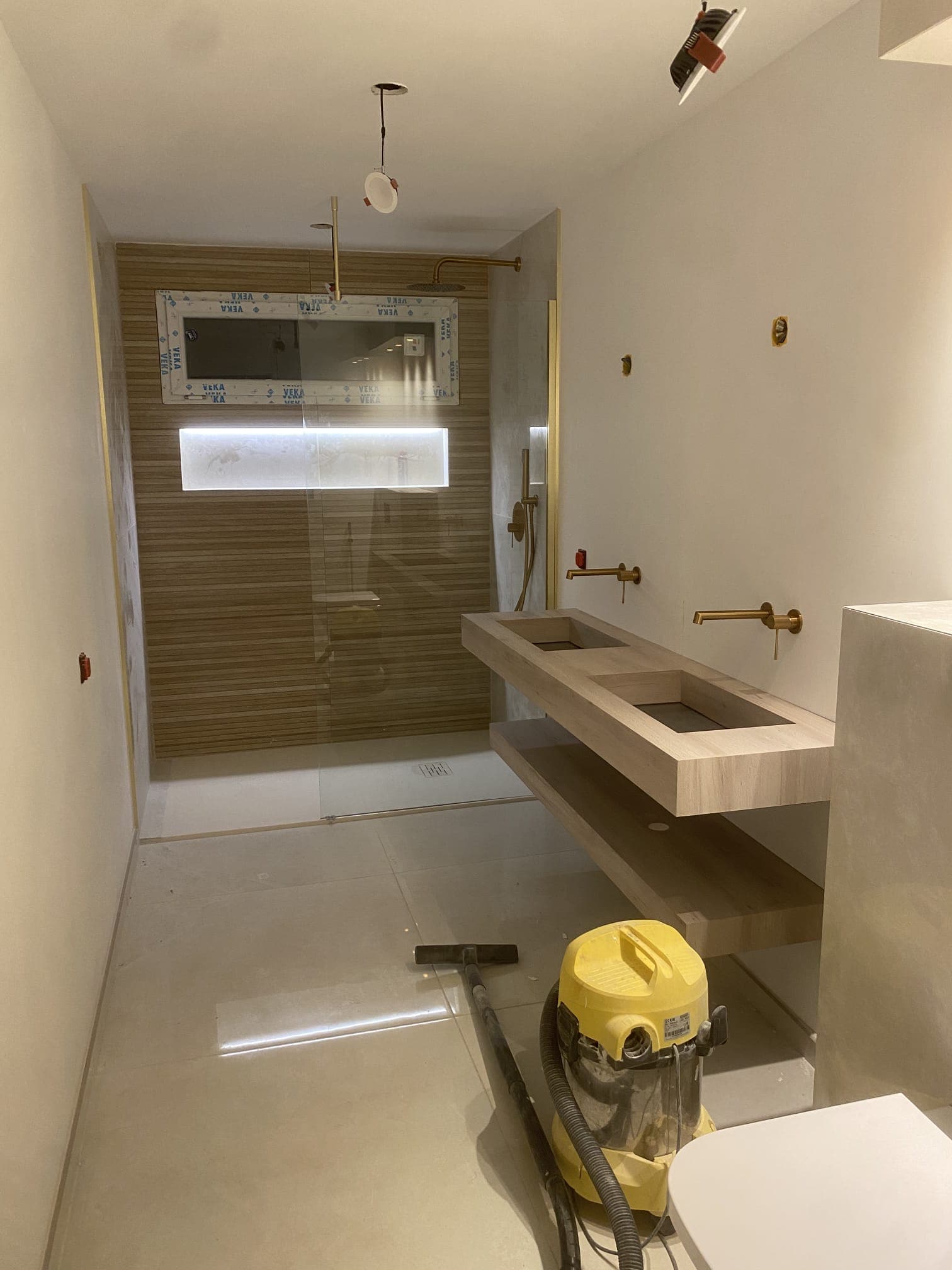 Installation de salle de bain moderne par BS PRO